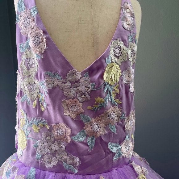 Girls Size 8 Lavender Floral Embroidered Photography Formal Gown Dress Brand New - Picture 2 of 2